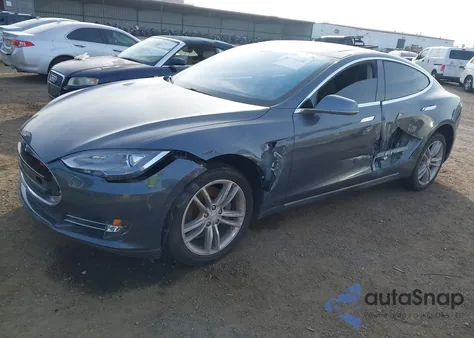 2013 Tesla Model S from USA, damaged, VIN 5YJSA1CG9DFP09733